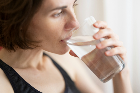 L'hydratation de l'adulte : Réhydratation rapide avec Hydratis