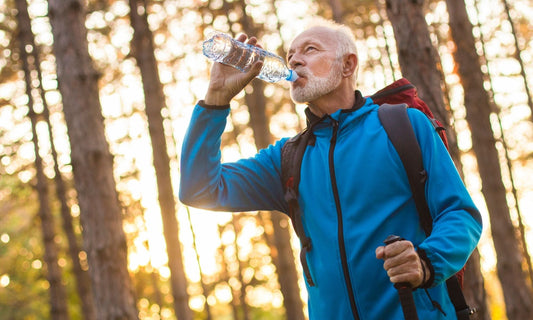 Tout savoir sur les fausses routes : L'hydratation et la dysphagie chez l'adulte